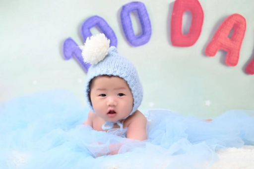 怒江宝宝喜欢搓脚 怒江宝宝喜欢搓脚